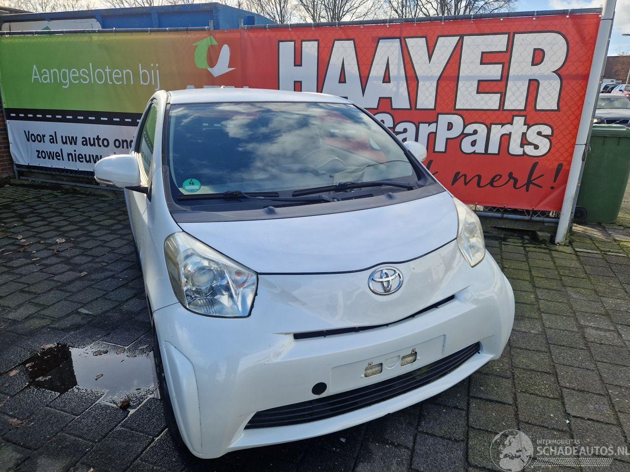 Toyota iQ 