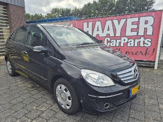 skadebil auto Mercedes B-klasse 150 business class 2006/4