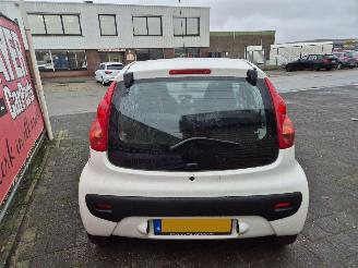 Peugeot 107 1.0 12v xr picture 4