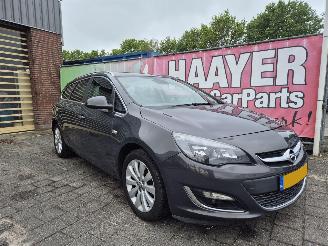Voiture accidenté Opel Astra sports tourer 1.4 Turbo Sport 2013/1