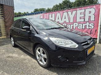 Coche accidentado Ford Focus 1.6 TDCI Econetic lease trend 2013/11
