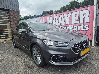 Damaged car Ford Mondeo 2.0I vct hev vignale hybrid 2020/5