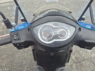 Peugeot  tweet picture 6
