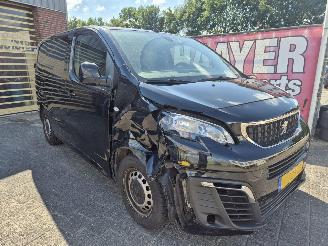 krockskadad bil bedrijf Peugeot Expert 1.6 BlueHDI 95 Compact premium 2019/1