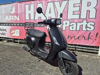 skadebil bromfiets La Souris  sourini s bromscooter 2020/12