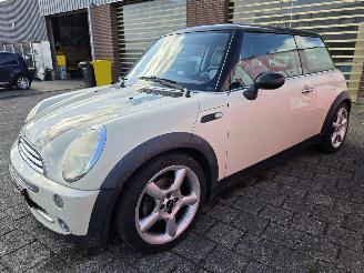 Mini Cooper 1.6 cooper chill picture 7