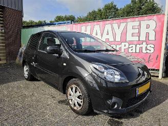 Voiture accidenté Renault Twingo 1.2 16v collection 2011/4
