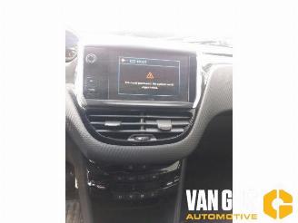 Peugeot 208 208 I (CA/CC/CK/CL), Hatchback, 2012 / 2019 1.2 12V e-THP PureTech 110 picture 14
