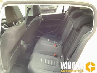 Peugeot 308 308 (L3/L8/LB/LH/LP), Hatchback 5-drs, 2013 / 2021 1.2 12V e-THP PureTech 130 picture 10