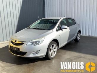 Opel Astra Astra J (PC6/PD6/PE6/PF6), Hatchback 5-drs, 2009 / 2015 1.4 Turbo 16V picture 2