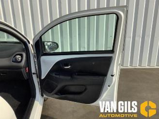 Peugeot 108 108, Hatchback, 2014 1.0 12V VVT-i picture 11