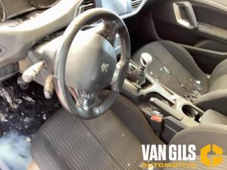 Peugeot 308 308 (L3/L8/LB/LH/LP), Hatchback 5-drs, 2013 / 2021 1.6 16V THP picture 10