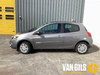 Uttjänta bilar auto Renault Clio Clio III (BR/CR), Hatchback, 2005 / 2014 1.2 16V TCe 100 2010/8