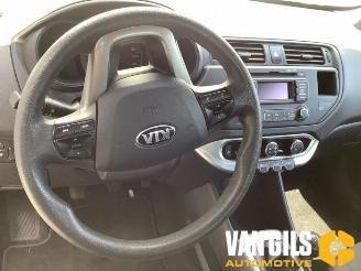 Kia Rio Rio III (UB), Hatchback, 2011 / 2017 1.2 CVVT 16V picture 17