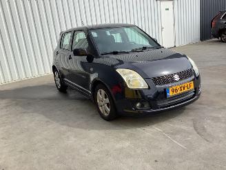 Suzuki Swift 1.3 VVT 16V Hatchback  Benzine picture 4