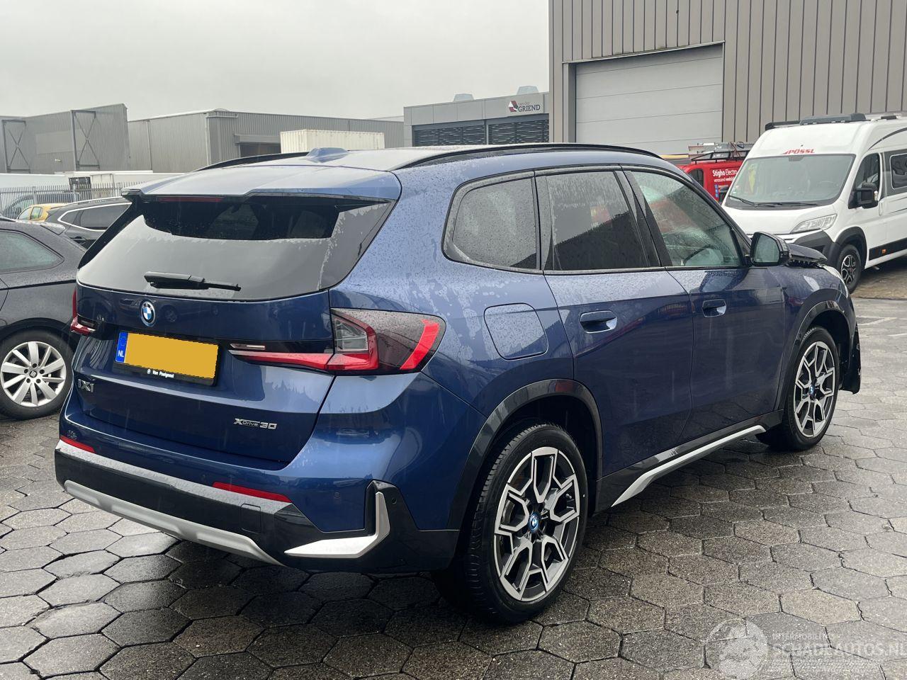 BMW iX1 xDrive30 Launch Edition 67 kWh