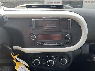 Renault Twingo 1.0 SCe Collection picture 19