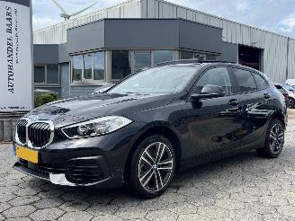 Unfallwagen BMW 1-serie 116i SPORT AUTOM PANO 2023/9