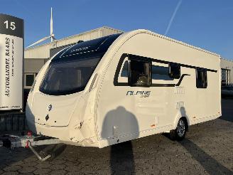 krockskadad bil caravan Swift  SPRITE Alpine Sport 2020/7