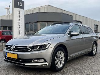 uszkodzony samochody osobowe Volkswagen Passat Variant 1.6 TDI Business Edition AUTOMAAT 2015/11