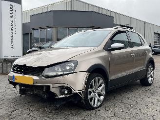 uszkodzony samochody osobowe Volkswagen Polo 1.2 TSI Cross 2017/1