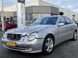 skadebil auto Mercedes E-klasse 320 Elegance AUTOMAAT 2005/9