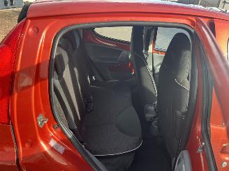 Peugeot 107 1.0-12V Urban Move picture 11