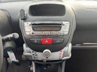 Peugeot 107 1.0-12V Urban Move picture 18