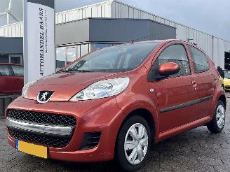 Vaurioauto  passenger cars Peugeot 107 1.0-12V Urban Move 2010/1