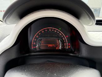 Renault Twingo 1.0 SCe Collection picture 18