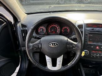 Kia Cee d Sporty Wagon 1.4 CVVT Navigator Plus Pack picture 18