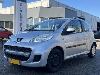 Schadeauto Peugeot 107 1.0-12V Urban Move 2010/9