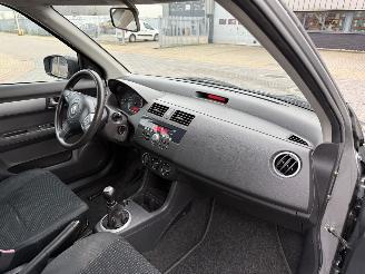 Suzuki Swift 1.5 Exclusive picture 15
