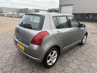 Suzuki Swift 1.5 Exclusive picture 4