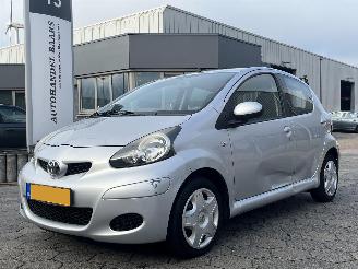 Vaurioauto  passenger cars Toyota Aygo 1.0-12V Comfort 2009/10