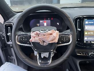 Volvo XC40 Single Motor Extended Range Plus 82 kWh picture 17