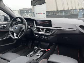 BMW 1-serie 118i Executive Edition AUTOMAAT picture 13
