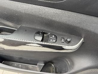 Nissan Navara 2.3 dCi 4X4 King Cab picture 18