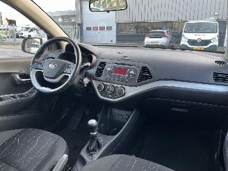 Kia Picanto 1.0 CVVT Design Edition picture 12
