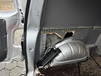 Volkswagen Transporter Bulli 2.0 TDI L2H3 28 picture 14