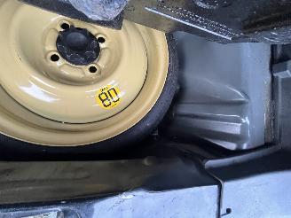 Daihatsu Cuore 1.0 Trend picture 9