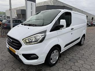 krockskadad bil bedrijf Ford Transit Custom 320 2.0 TDCI L1H2 Limited 2023/1