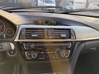 BMW 3-serie 320i High Executive picture 17