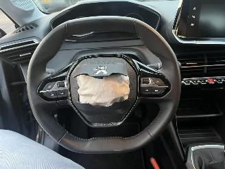 Peugeot 208 1.2 PureTech Active picture 15