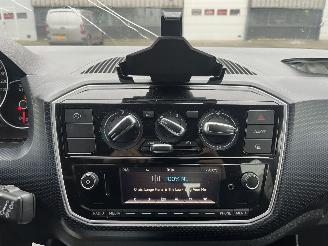 Volkswagen Up! 1.0 beats picture 19