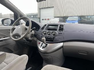 Mitsubishi Grandis 2.4-16V Intense 6p. picture 12