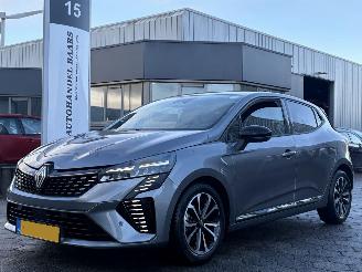 damaged passenger cars Renault Clio 1.0 TCe 90 GPF techno 2024/9