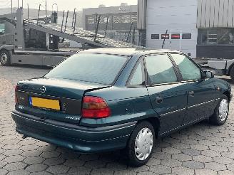 Opel Astra 1.6i 8V AIRCO  Edition picture 4