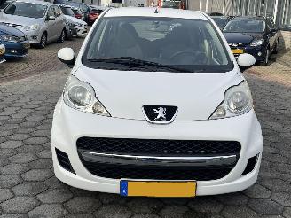 Peugeot 107 1.0-12V XS picture 2