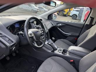 Ford Focus Wagon 1.0 EcoBoost Titanium picture 10